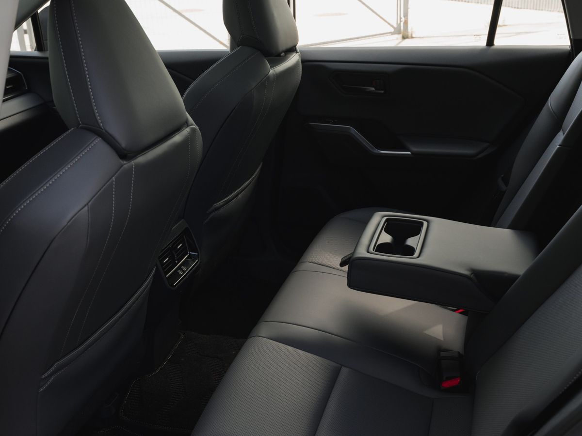 Toyota RAV4 - фото 9