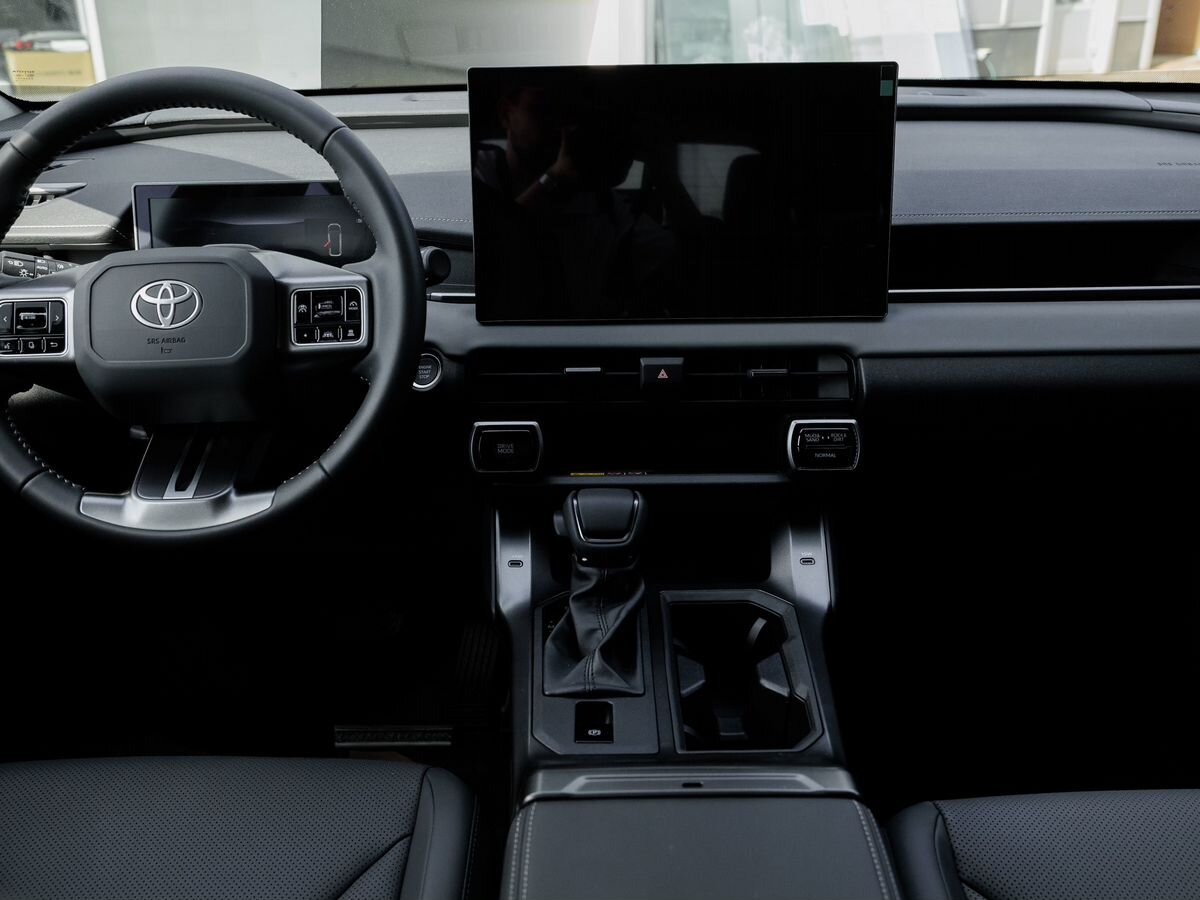 Toyota RAV4 - фото 13