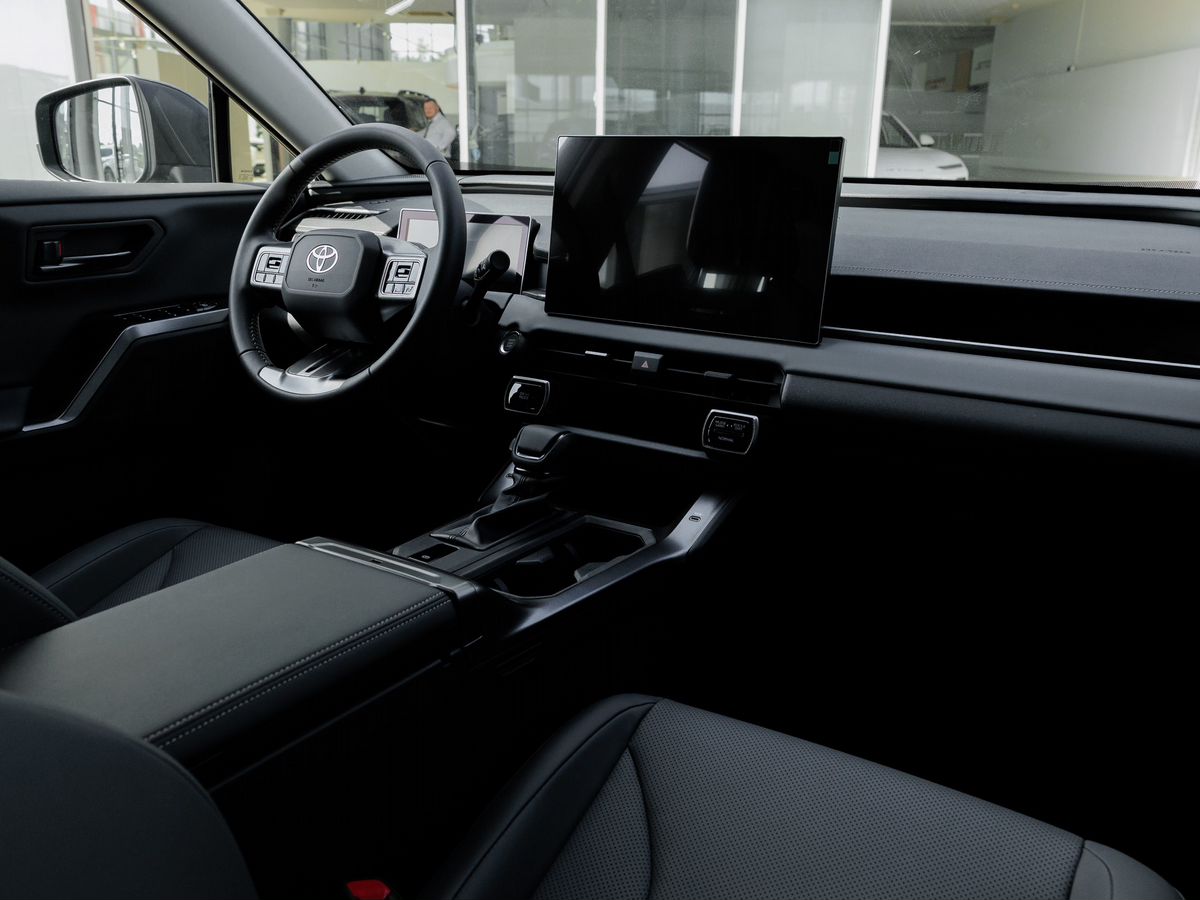 Toyota RAV4 - фото 16