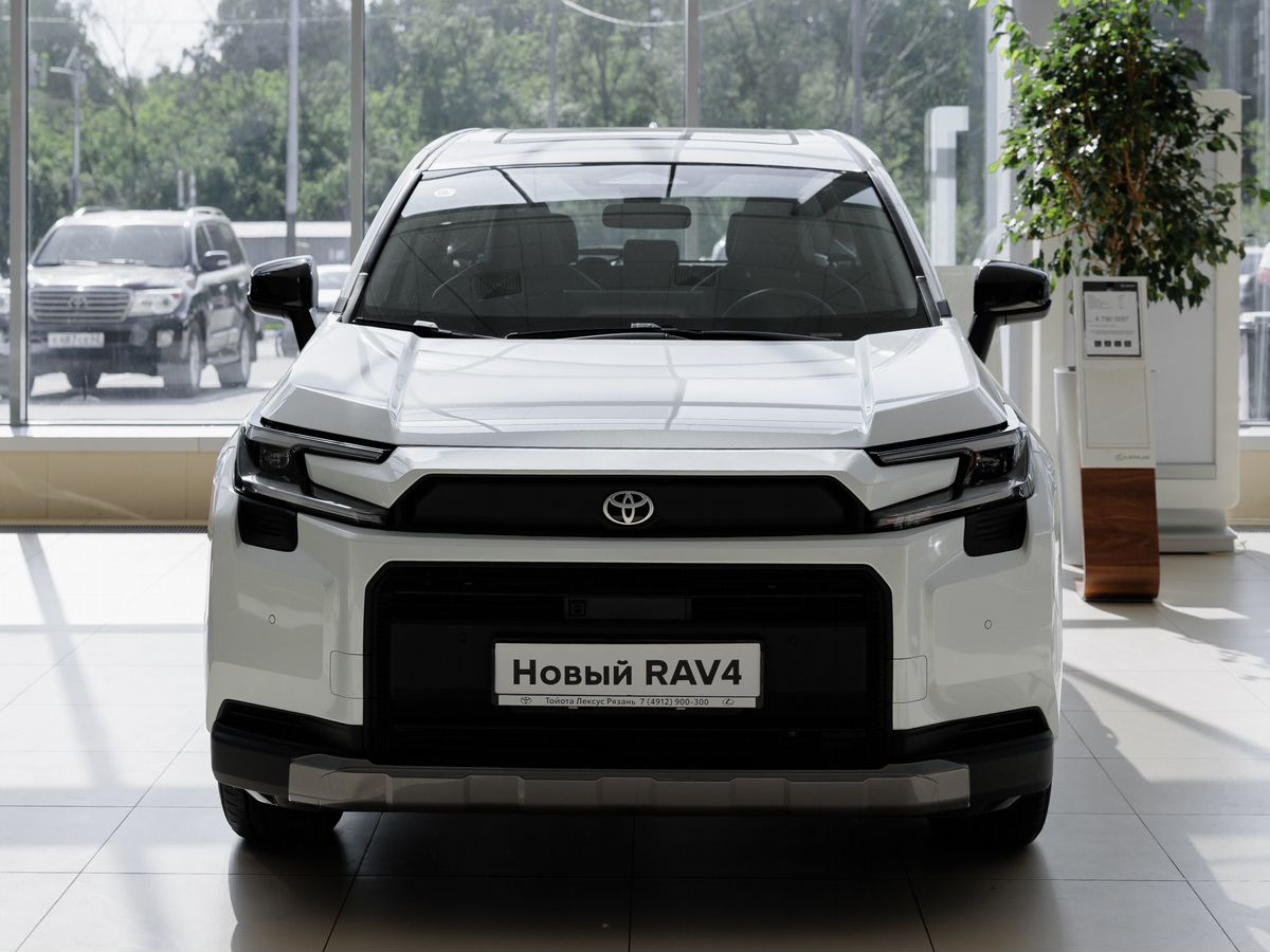 Toyota RAV4 - фото 4