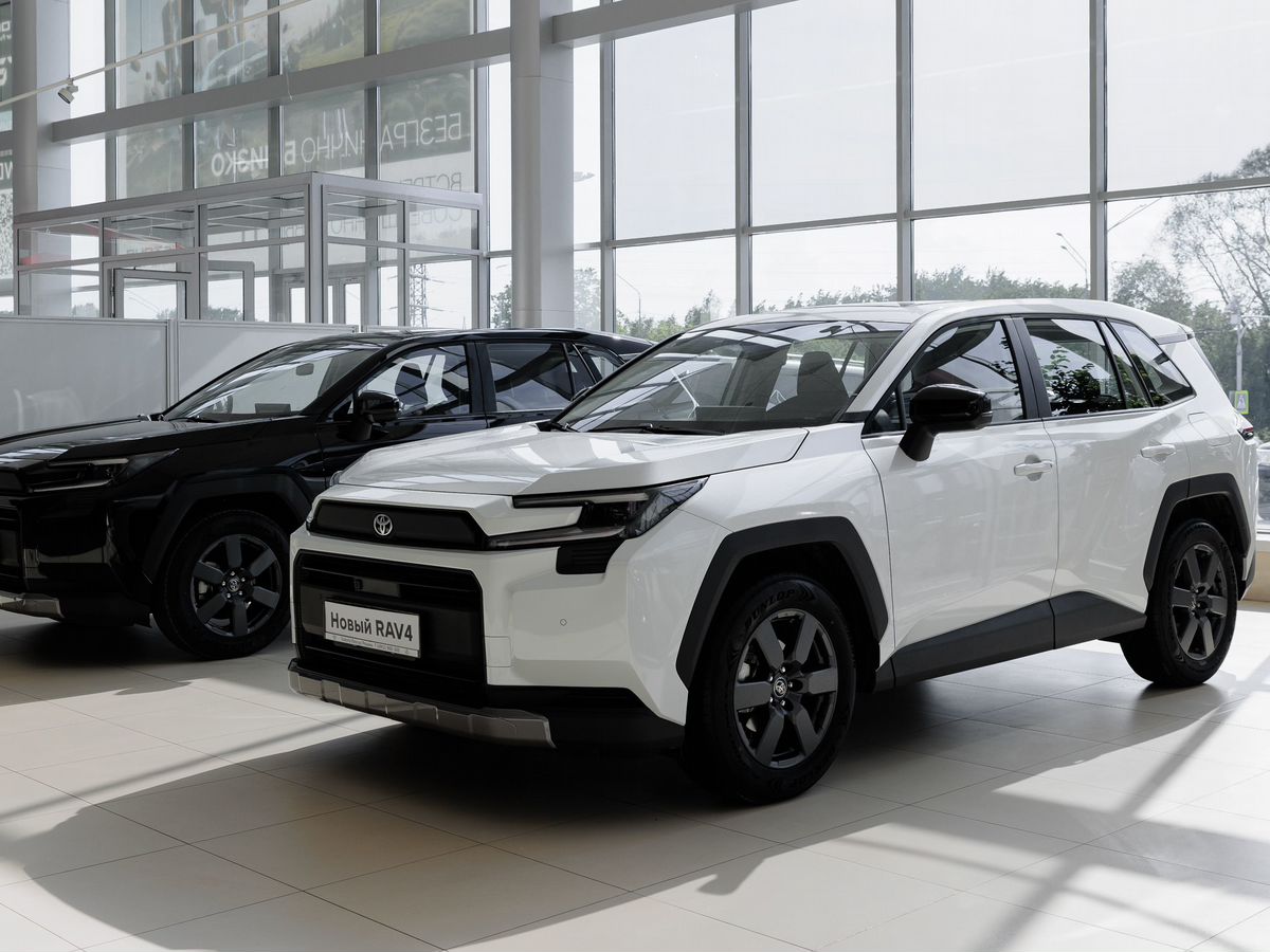 Toyota RAV4 - фото 5