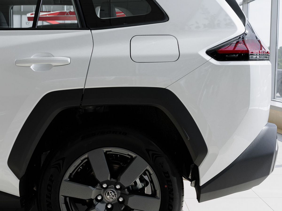 Toyota RAV4 - фото 8