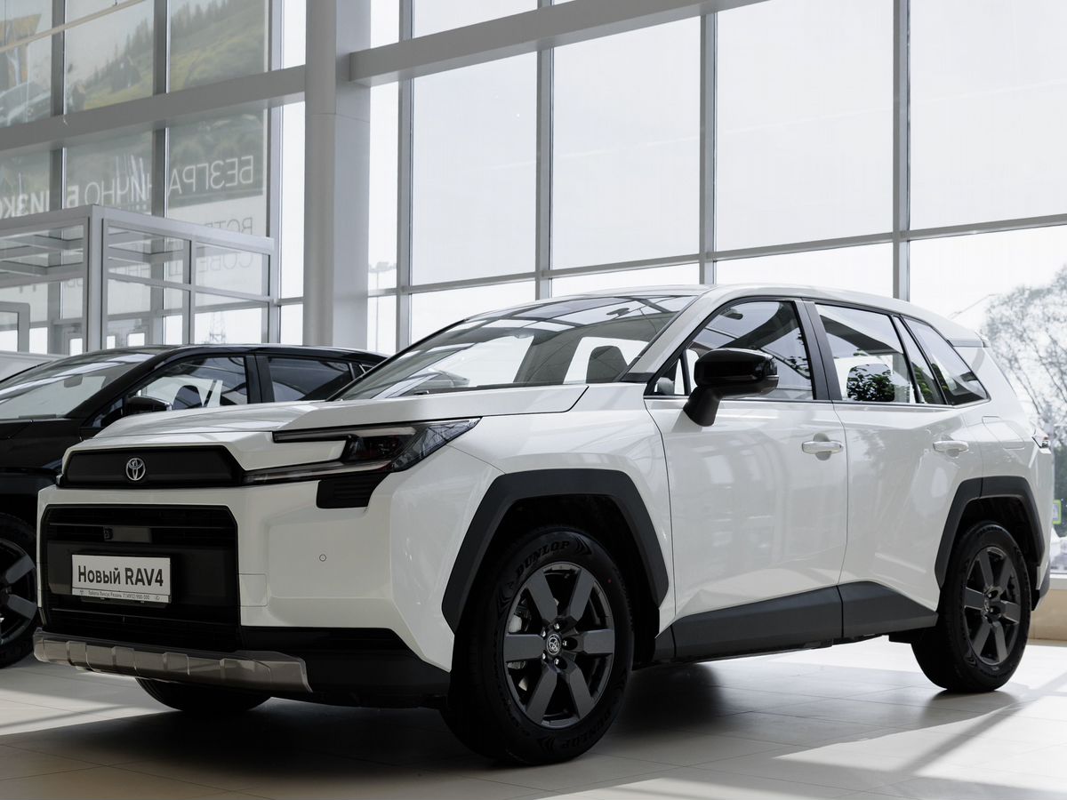 Toyota RAV4 - фото 2