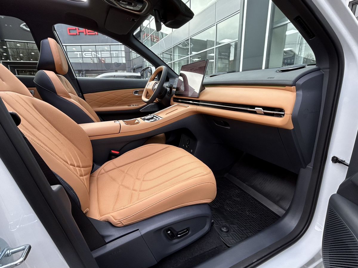 Geely EX5 Гибрид Макс EM-i