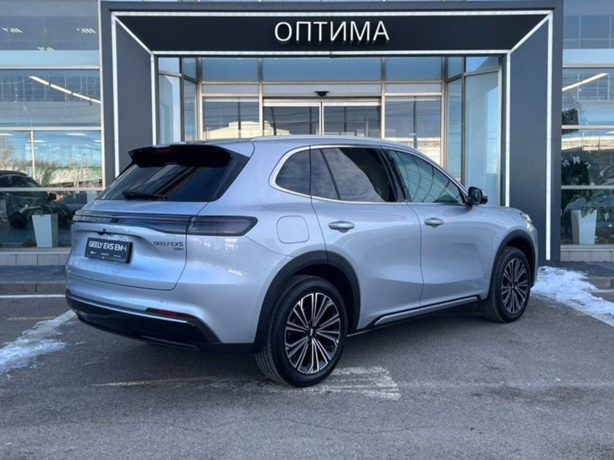 Geely EX5 Гибрид Макс EM-i