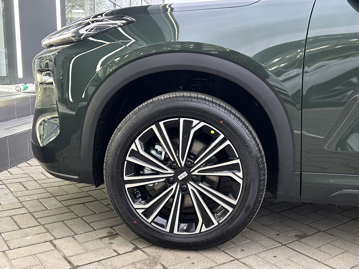 Geely EX5 Гибрид Макс EM-i