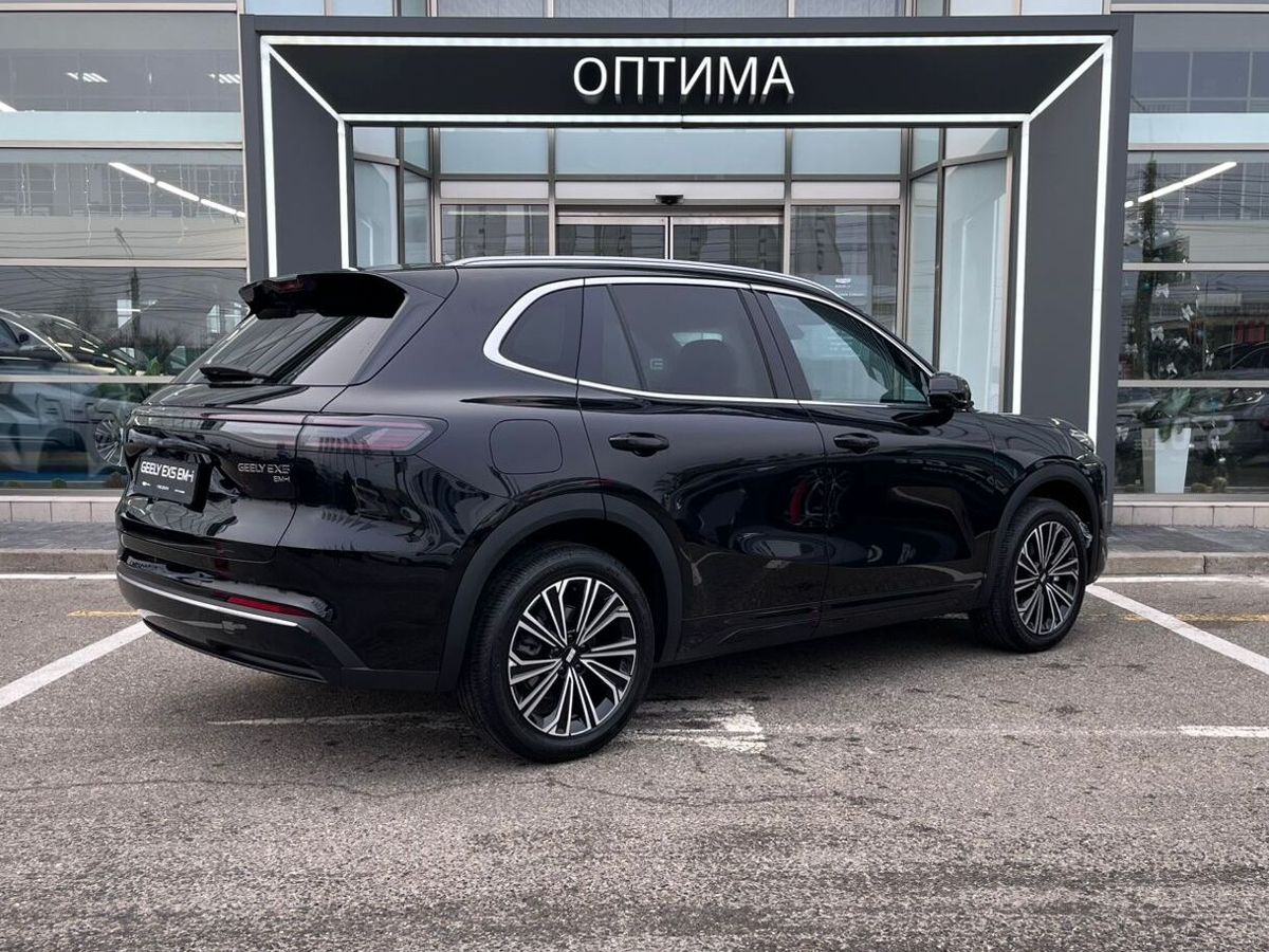 Geely EX5 Гибрид Макс EM-i