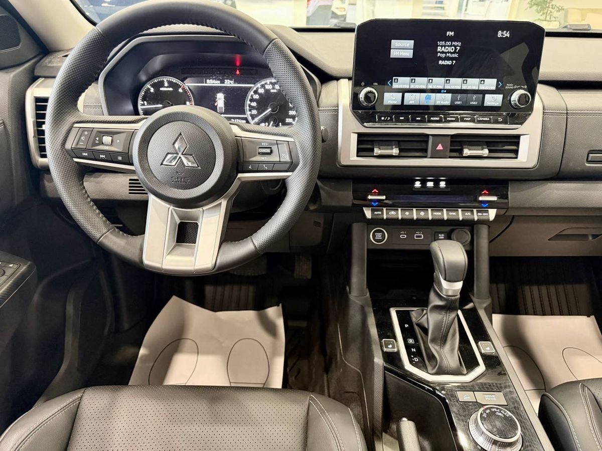 Mitsubishi L200 - фото 12
