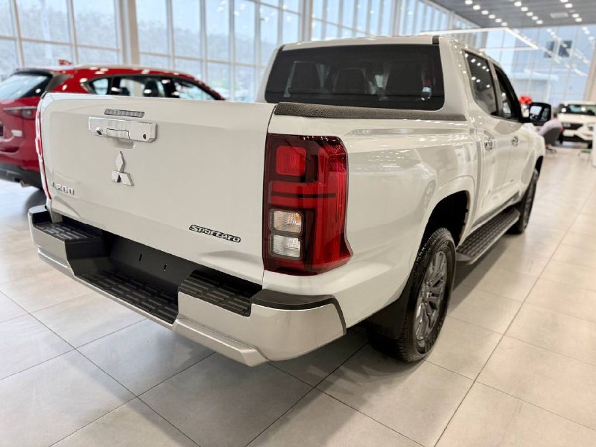 Mitsubishi L200 - фото 4