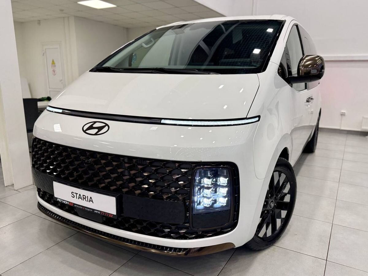 Hyundai Staria - фото 1