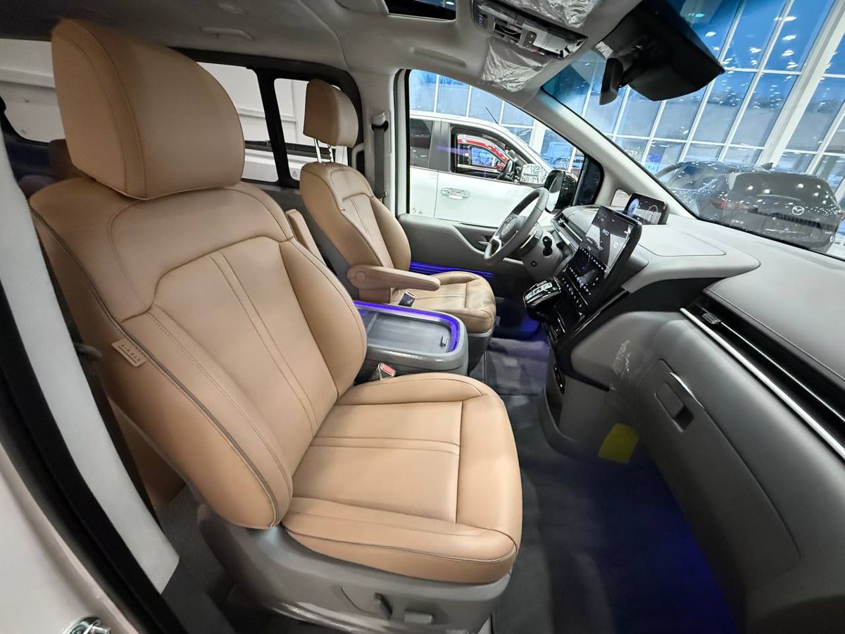 Hyundai Staria - фото 16