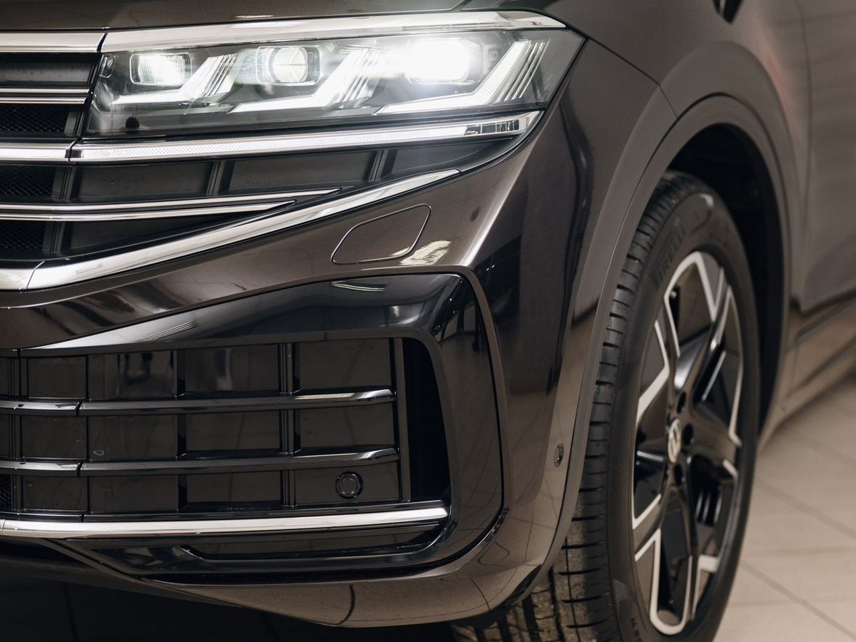 Volkswagen Touareg - фото 6