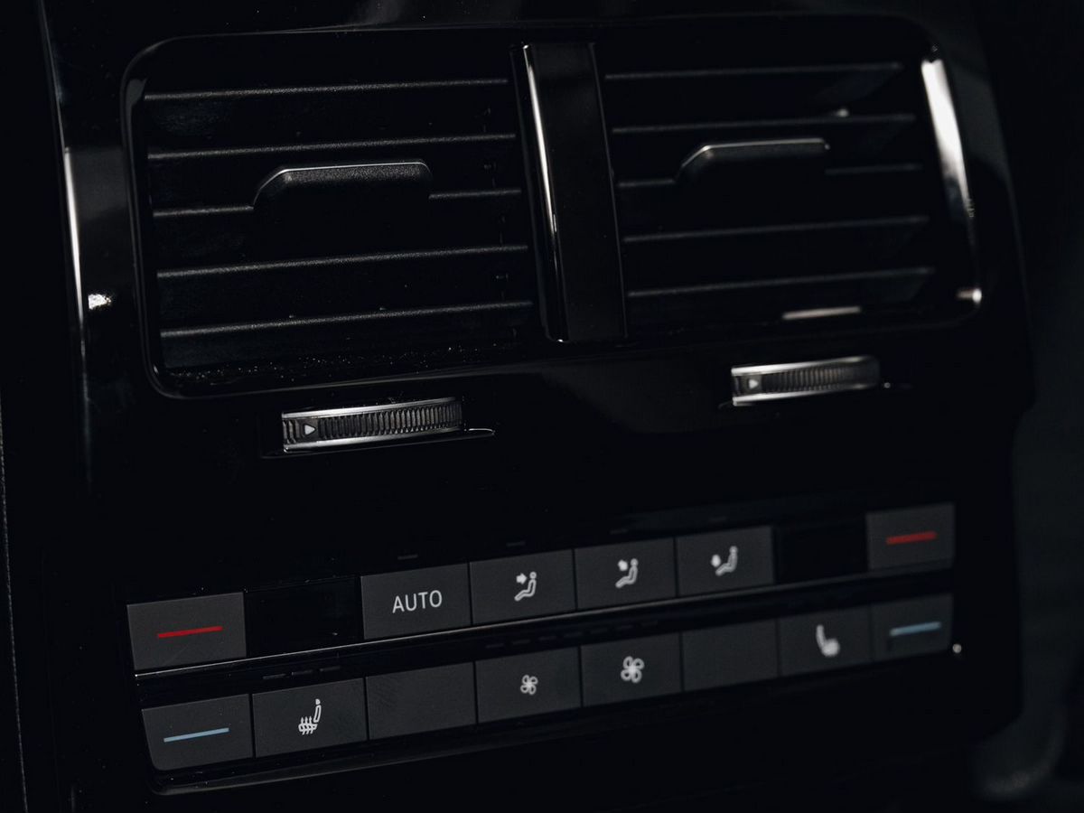 Volkswagen Touareg - фото 21