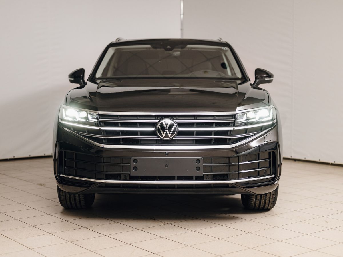 Volkswagen Touareg - фото 5