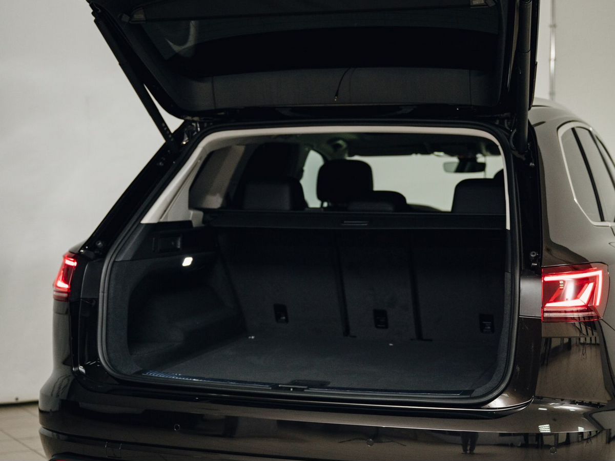 Volkswagen Touareg - фото 23