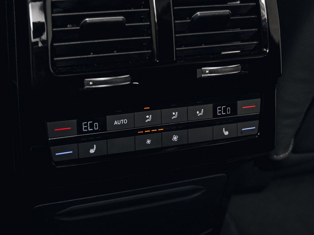 Volkswagen Touareg - фото 22