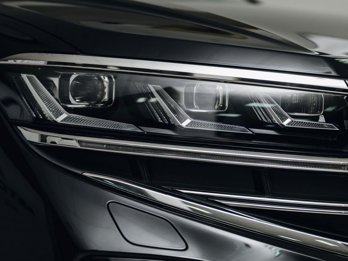 Volkswagen Touareg - фото 6