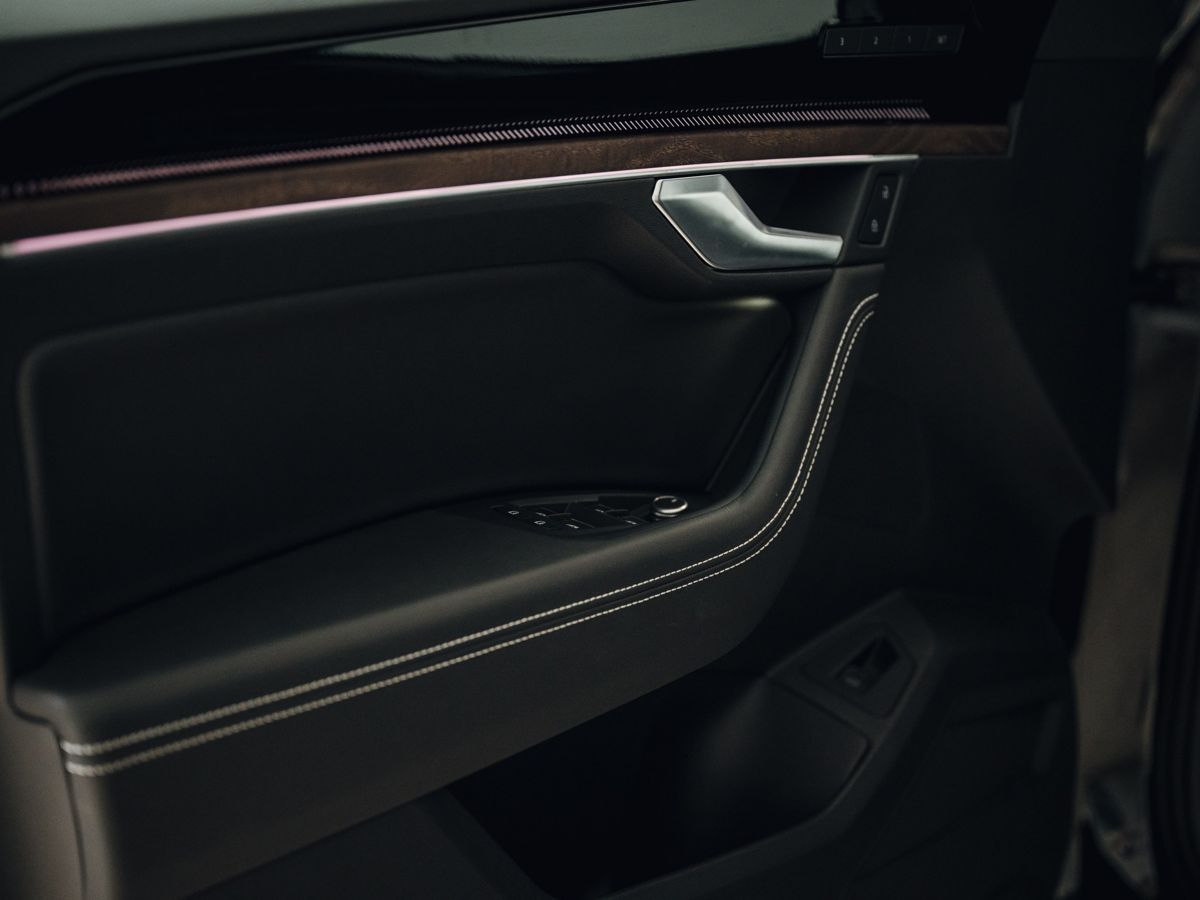 Volkswagen Touareg - фото 19