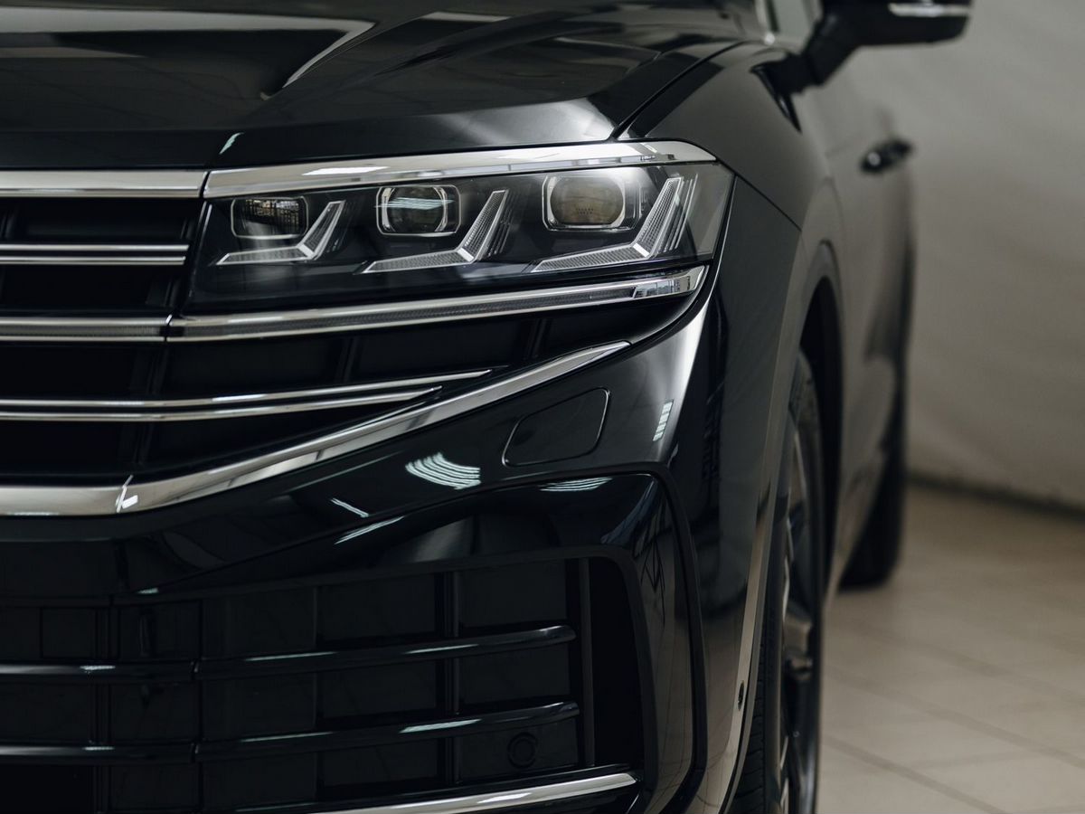 Volkswagen Touareg - фото 5