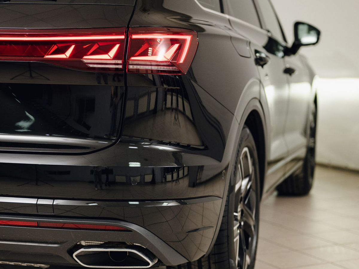 Volkswagen Touareg - фото 11