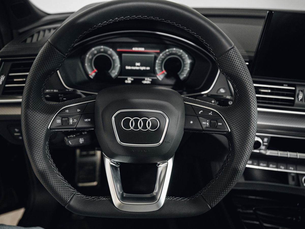 Audi Q5 - фото 15