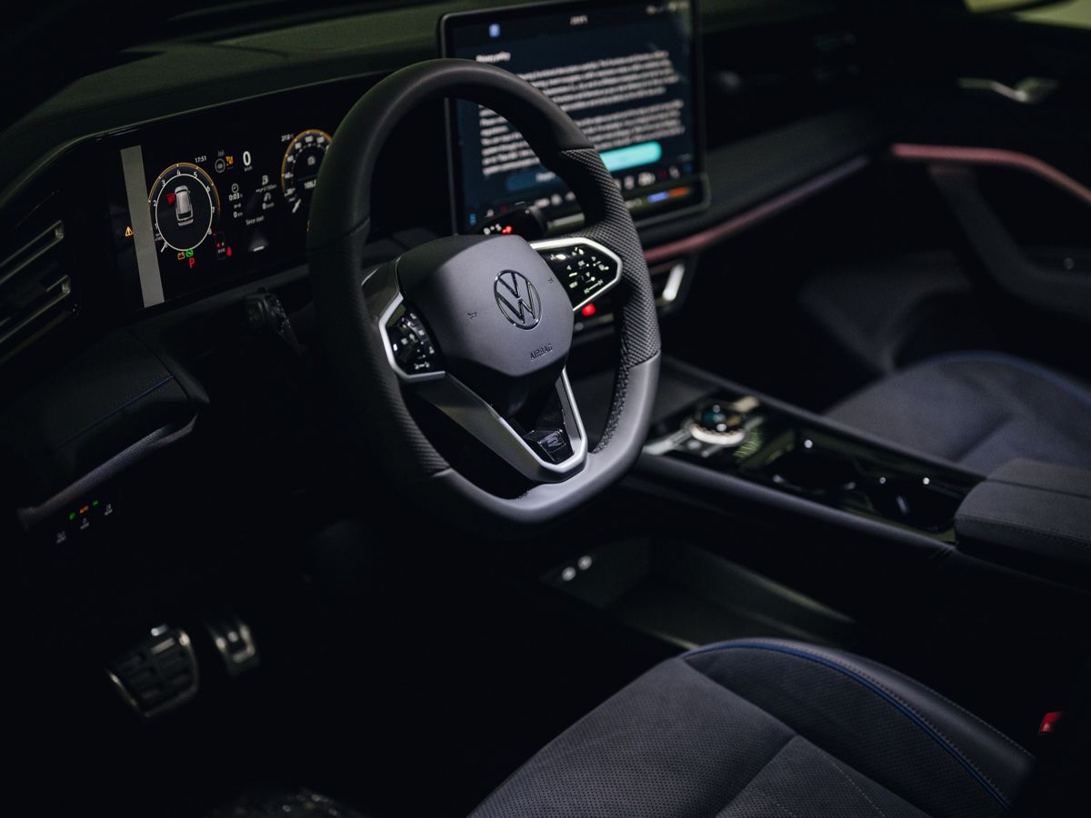 Volkswagen Tiguan - фото 12