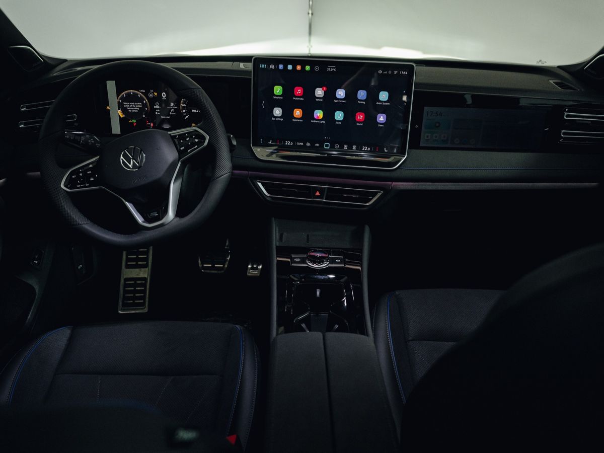 Volkswagen Tiguan - фото 12