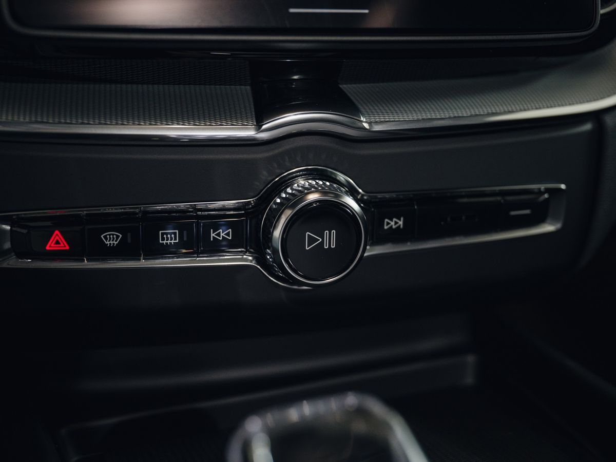 Volvo XC60 - фото 21