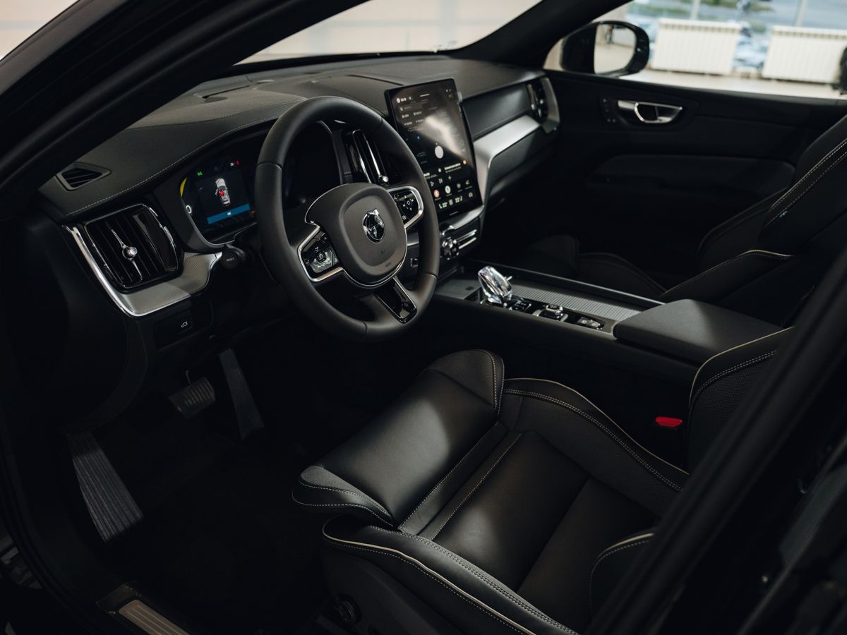 Volvo XC60 - фото 18