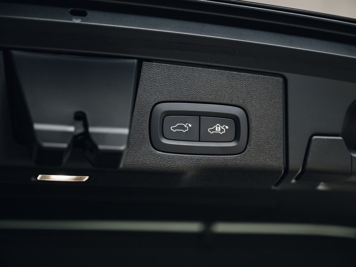 Volvo XC60 - фото 12