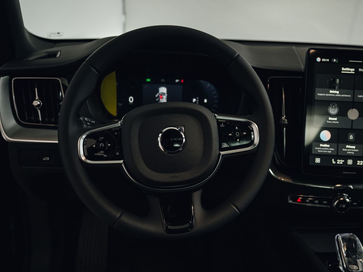 Volvo XC60 - фото 24