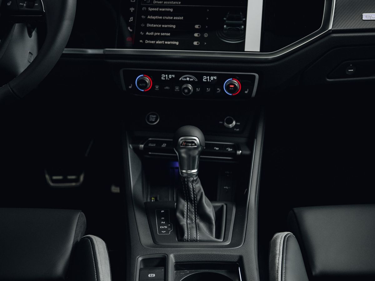 Audi Q3 - фото 28