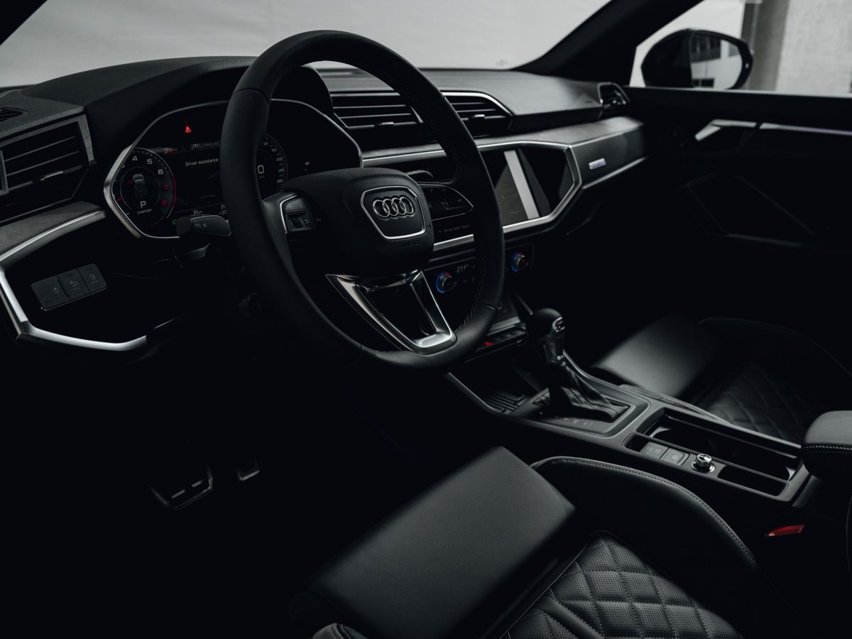 Audi Q3 - фото 20