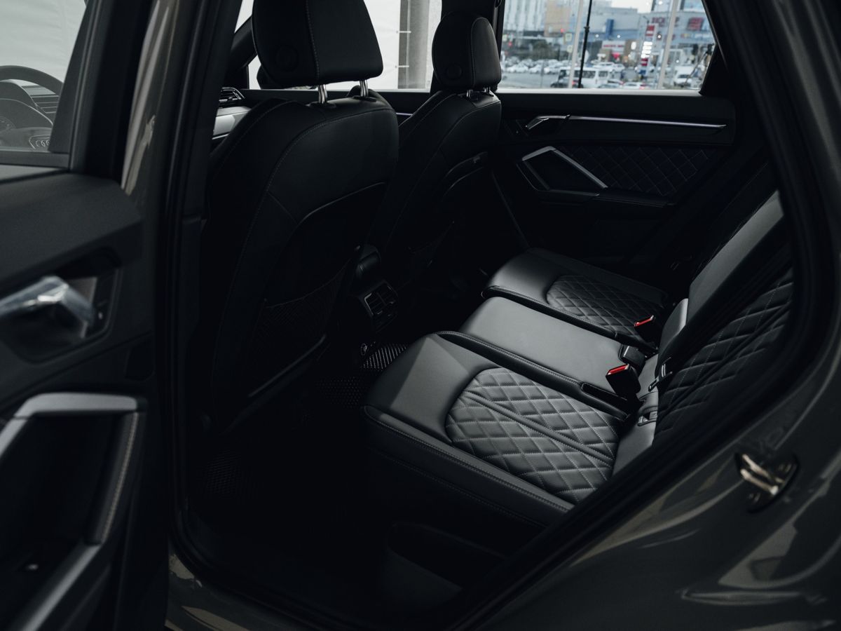 Audi Q3 - фото 33