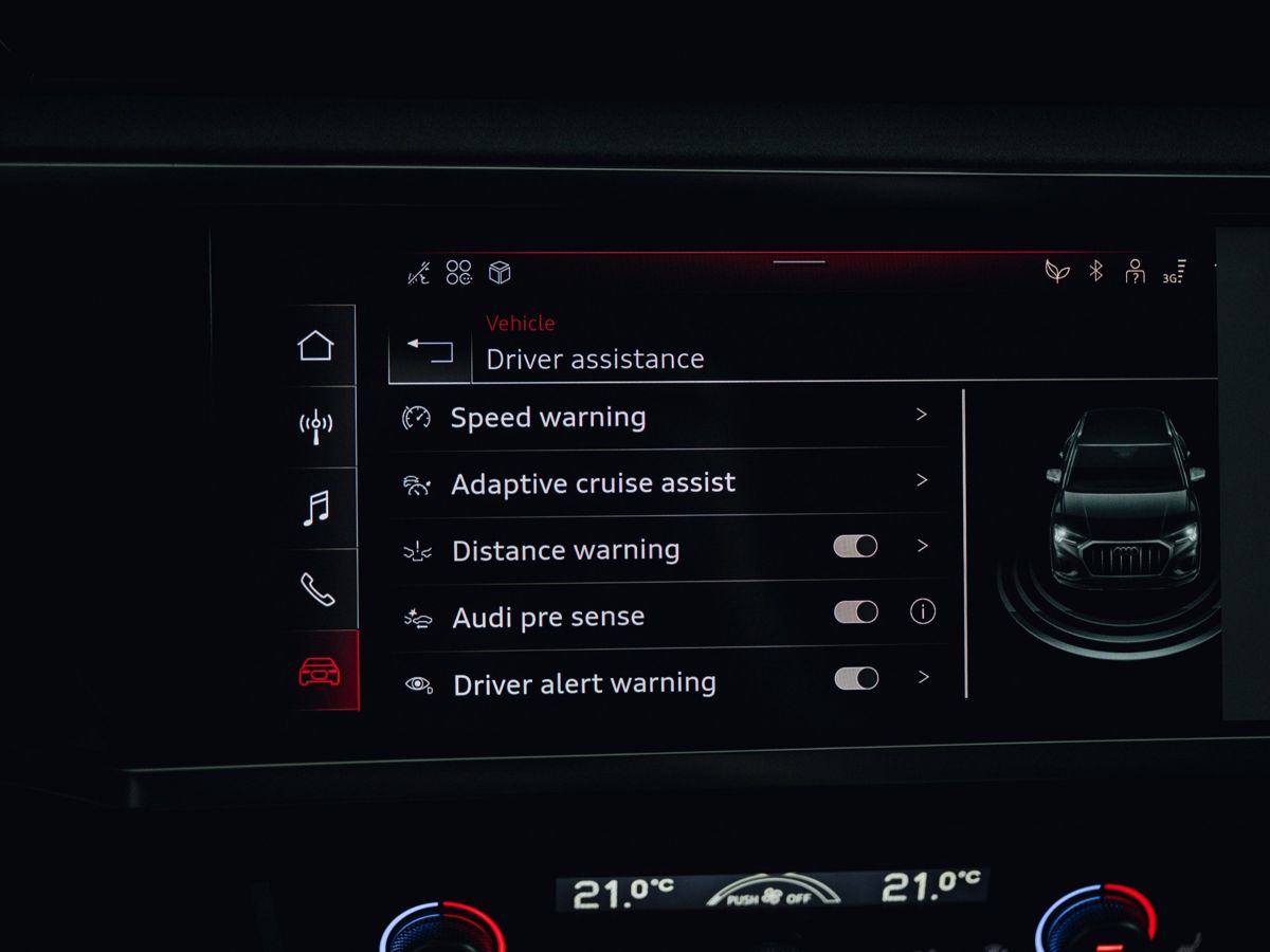 Audi Q3 - фото 32