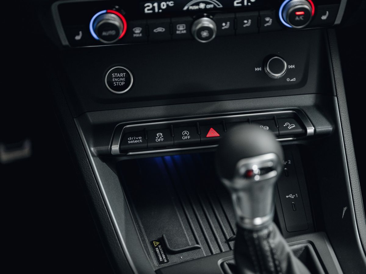 Audi Q3 - фото 29