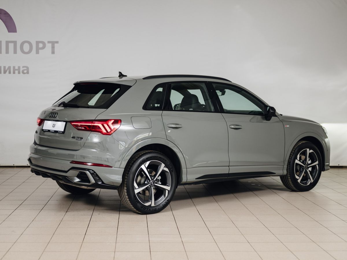Audi Q3 - фото 12