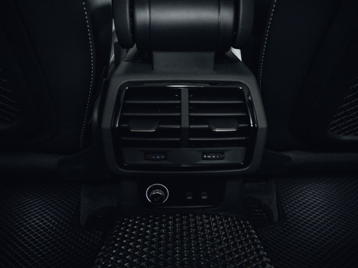 Audi Q3 - фото 35