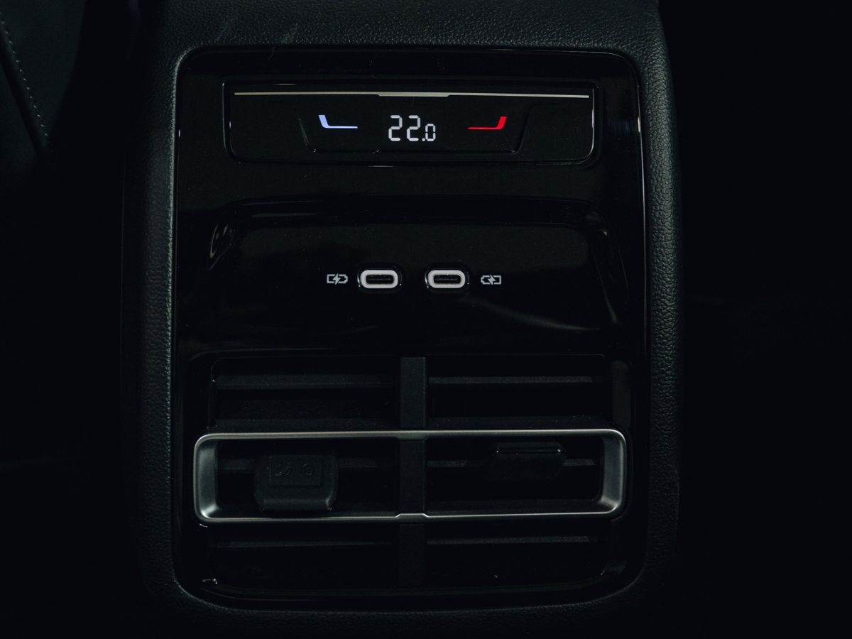 Volkswagen Tiguan - фото 22