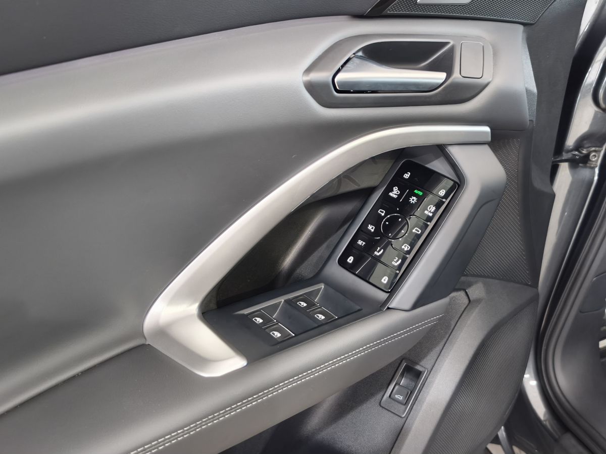 Audi Q5 - фото 14