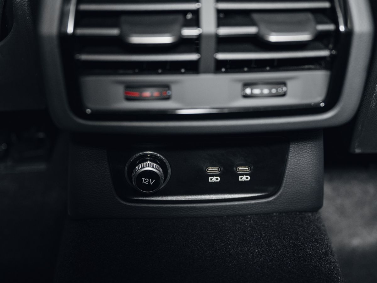 Audi Q3 - фото 34