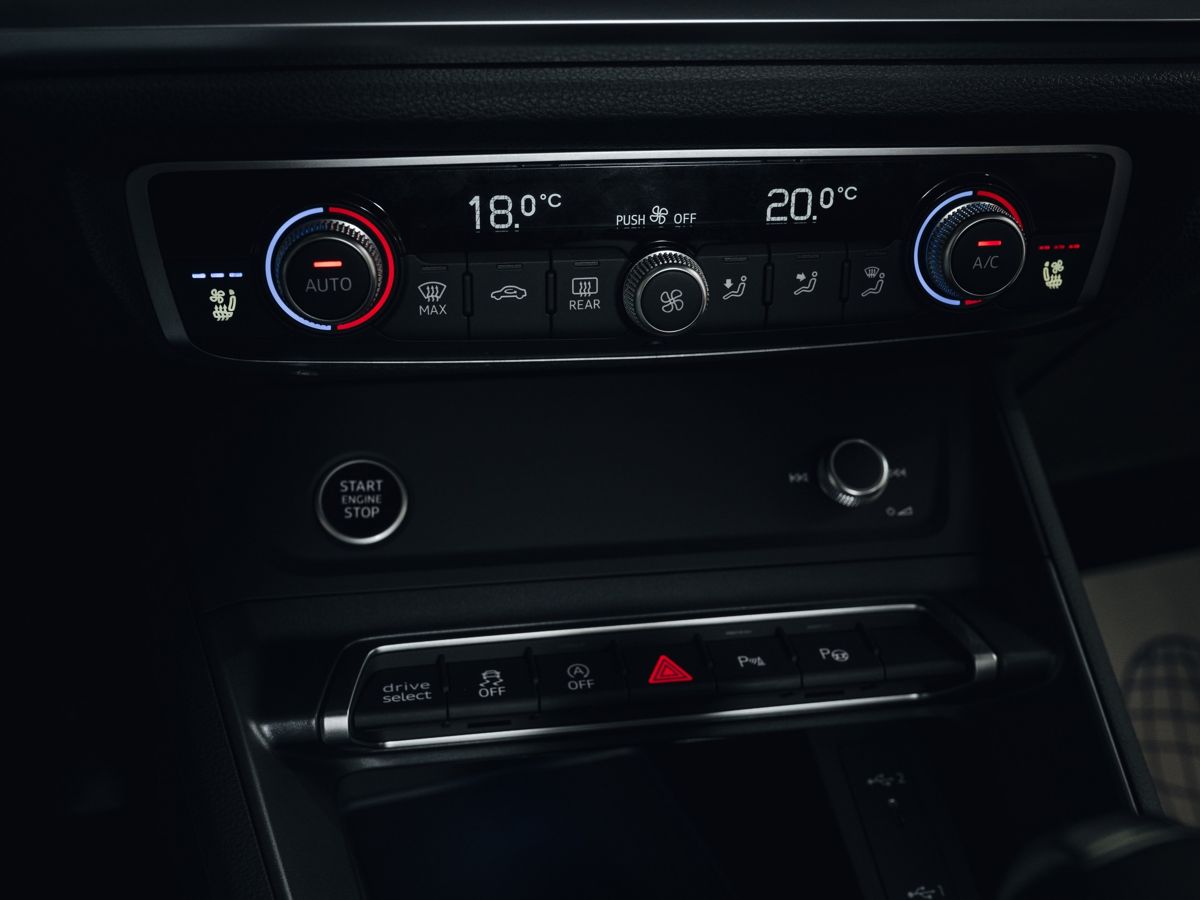 Audi Q3 - фото 31
