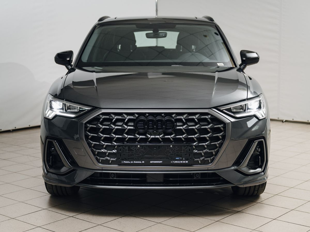Audi Q3 - фото 6
