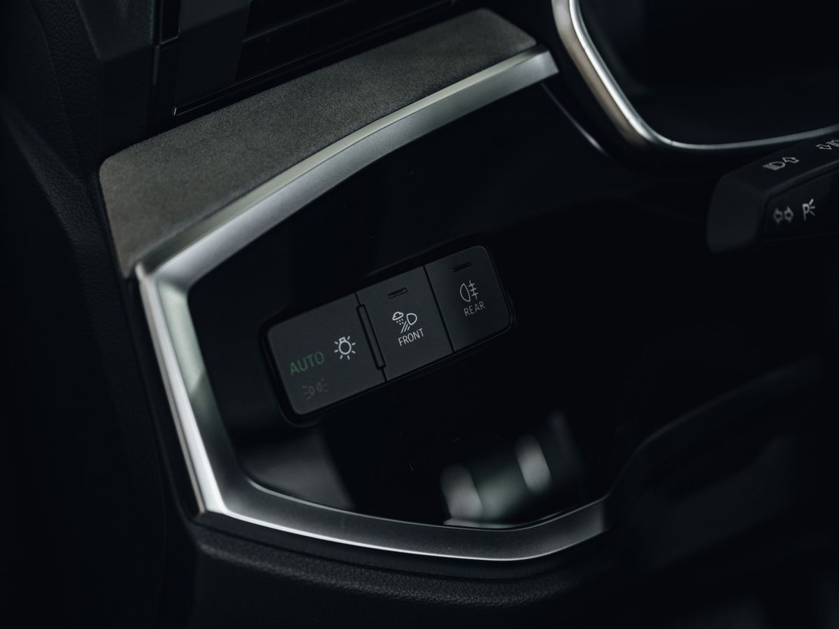 Audi Q3 - фото 17
