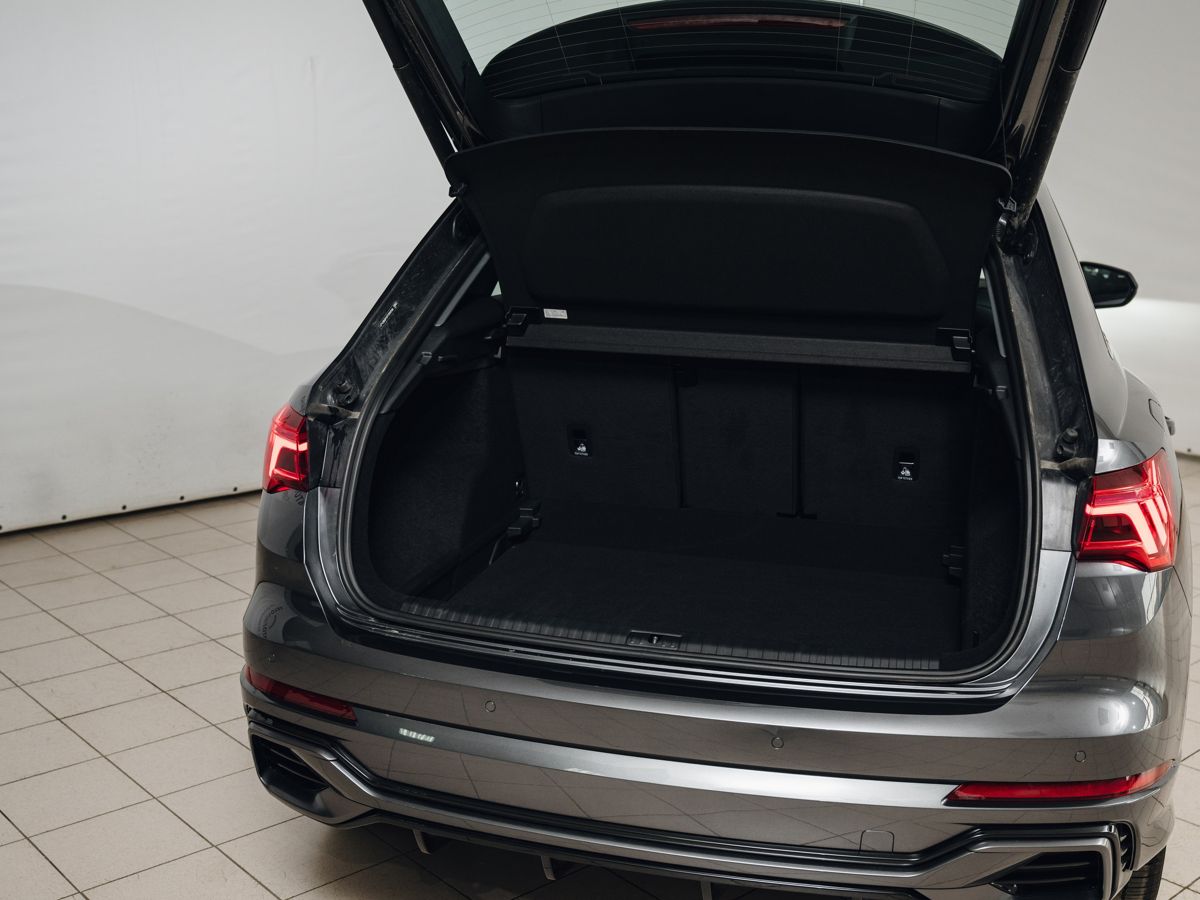 Audi Q3 - фото 10