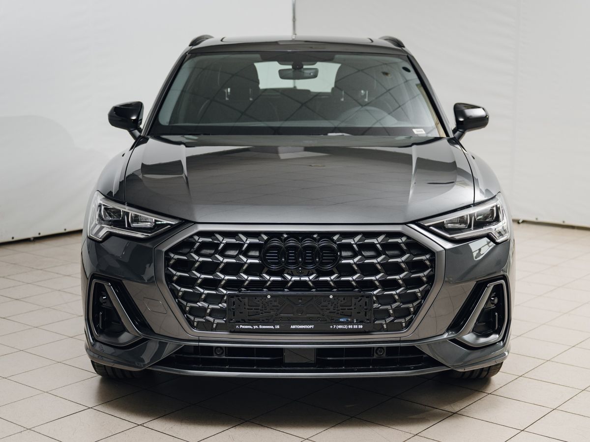 Audi Q3 - фото 5