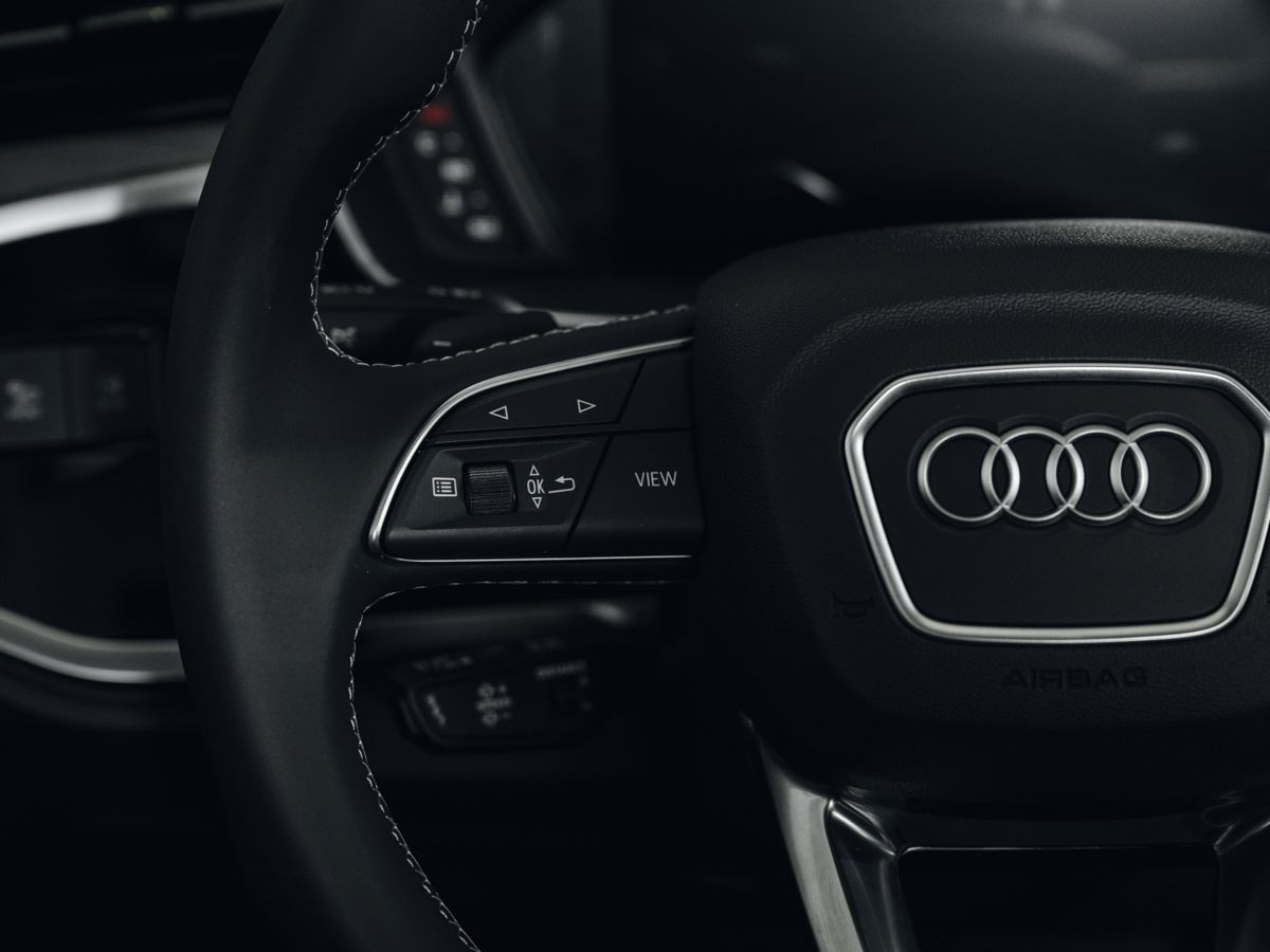 Audi Q3 - фото 23