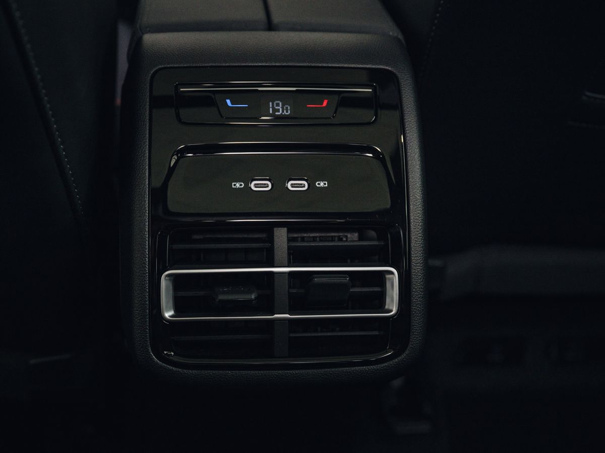 Volkswagen Tiguan - фото 23