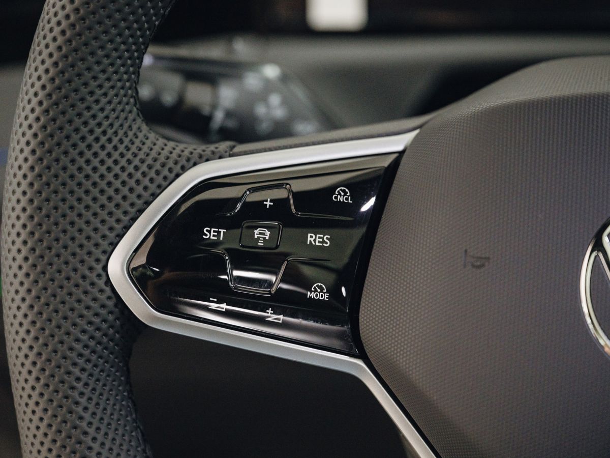 Volkswagen Tiguan - фото 26