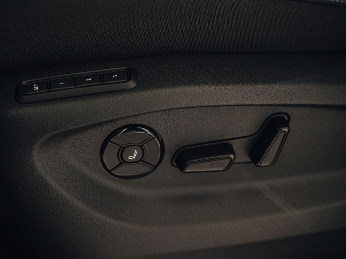 Volkswagen Tiguan - фото 24